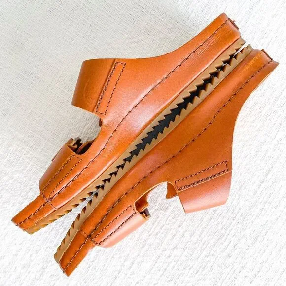 Clarks double strap leather sandals. - Picture 6 of 11